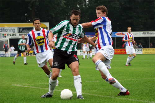 Klaas Johan Knevelman de maker van het enige doelpunt voor Sportclub Genemuiden (Foto Helmich Lubberts)